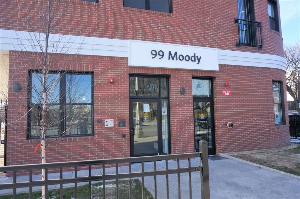 Property Photo: 99 Moody Street 5 MA 02453