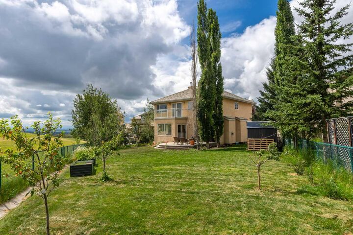 Property Photo: 81 Royal Crest Terrace NW AB T3G 4M2