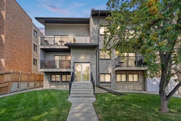 Property Photo: 2407 17 Street SW 2 AB T2T 4M9