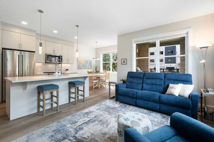 Property Photo:  80 Greenbriar Place NW 3109  AB T3B 6J4 