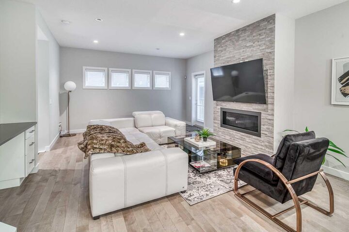 Property Photo: 2428 30 Street SW 3 AB T3E 2M1