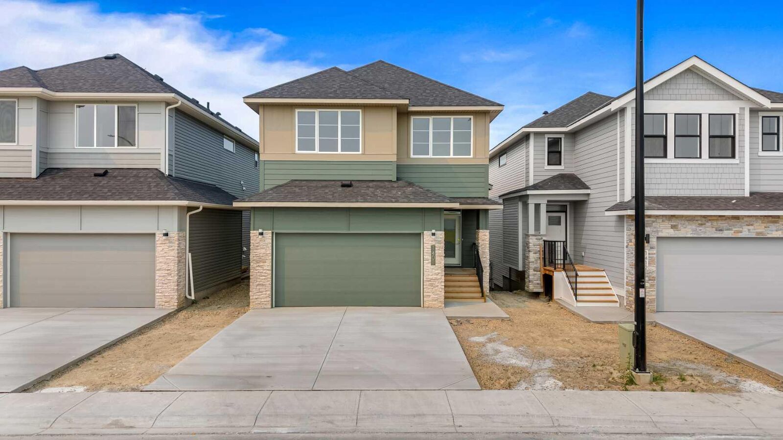Property Photo: 1408 South Point Villas SW AB T4B 5P2