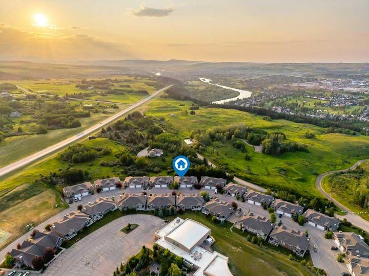 Property Photo: 61 River Heights View AB T4C 0E6