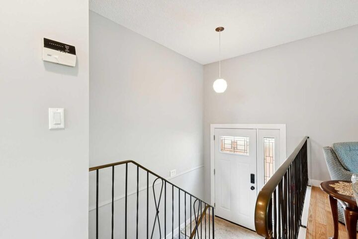 Property Photo:  232 Thames Close NW  AB T2K 5N4 