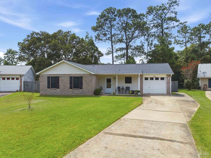 Property Photo:  8649 Blue Jay Way  FL 32534 