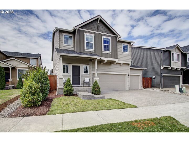 Property Photo: 915 N Gibert Ct WA 98642