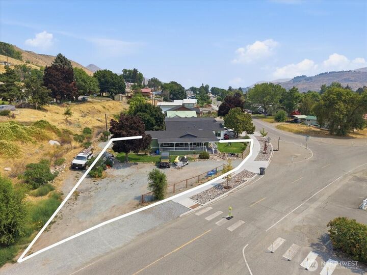 Property Photo: 634 Warren Avenue W WA 98846