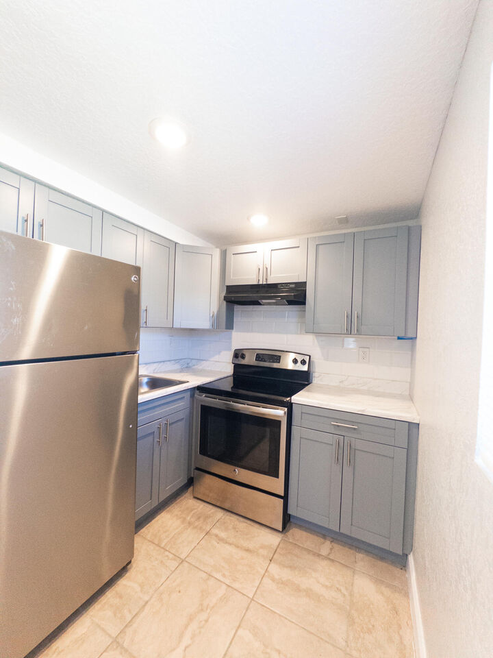 Property Photo:  2505 Avenue L  FL 34947 