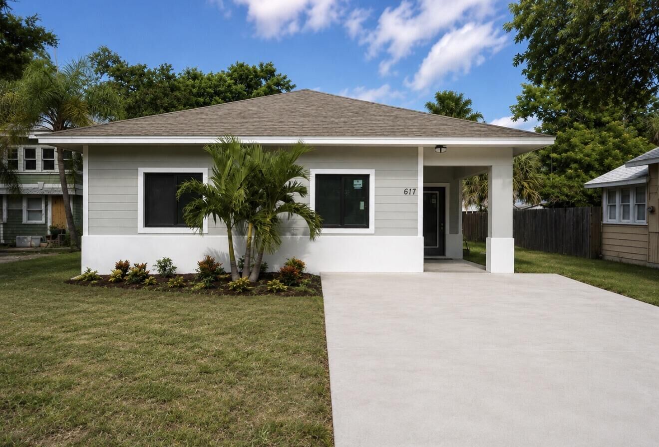 Property Photo:  617 Texas Court  FL 34950 