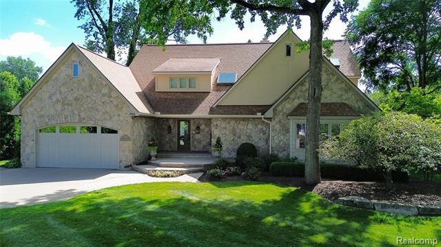 Property Photo:  935 Pleasant Street  MI 48009 