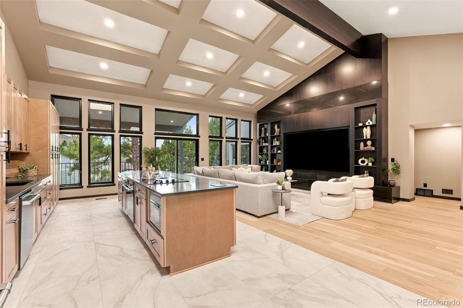 Property Photo:  27 Beacon Hill Lane  CO 80111 