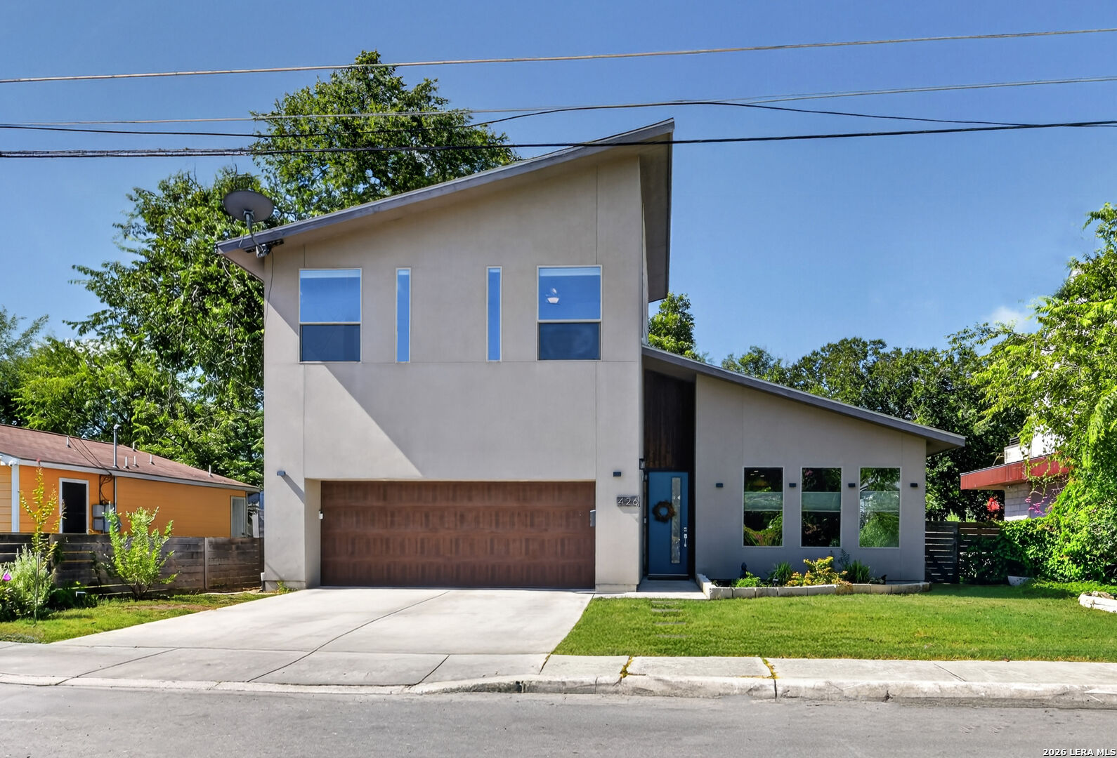 Property Photo: 426 E Fest TX 78204