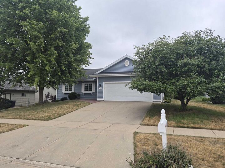 Property Photo:  4152 Hawkridge Drive  WI 53546 