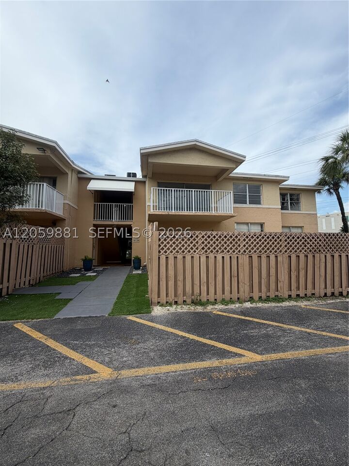 Property Photo:  4134 NW 79th Ave 2A  FL 33166 