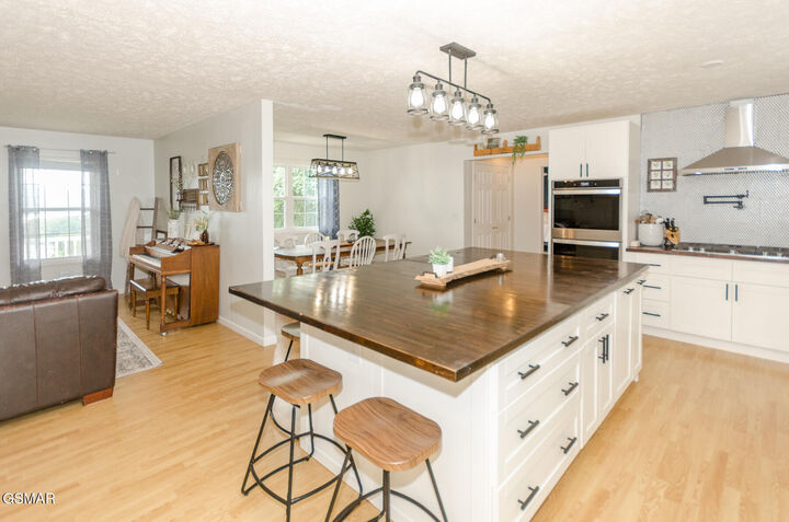 Property Photo: 4580 Lakeshore Drive TN 37708