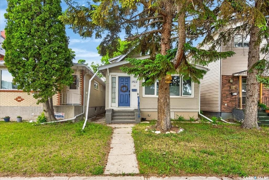Property Photo: 1922 Atkinson Street SK S4N 3W5