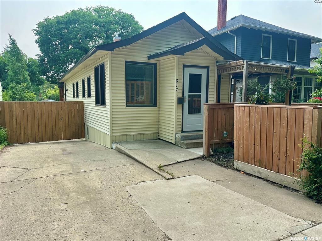 Property Photo:  517 Bedford Road  SK S7L 0E7 