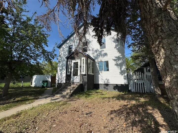 319 H Avenue S — photo 1