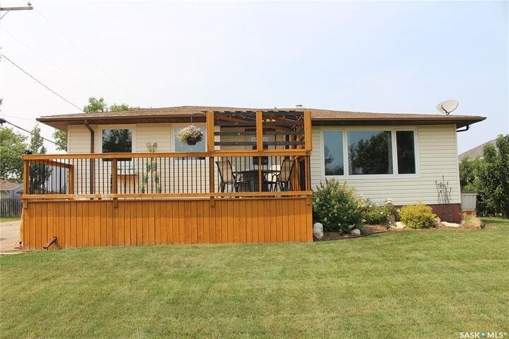 Property Photo:  265 Saskatchewan Street  SK S0H 0T0 
