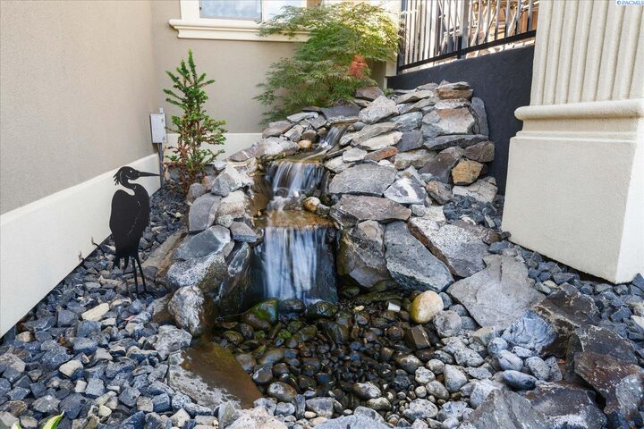 Property Photo: 3815 W 47th Ave WA 99337