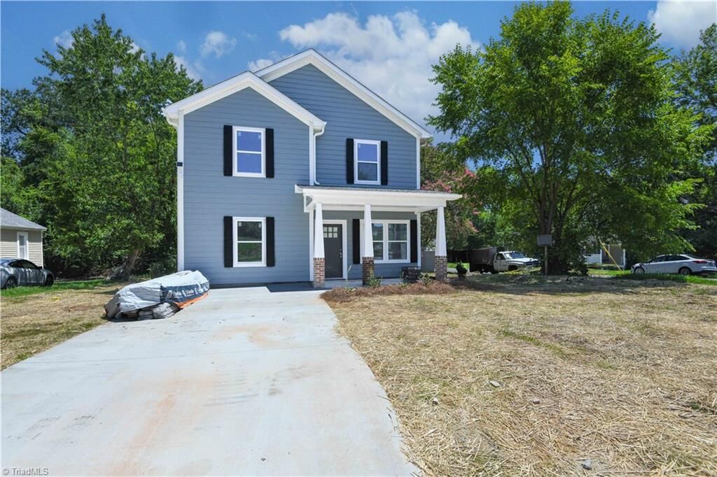 Property Photo: 927 Pearson Street NC 27406
