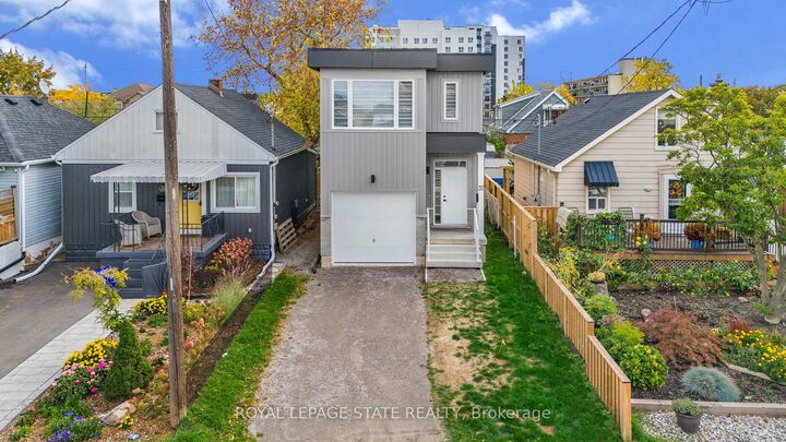Property Photo:  37 Delena Avenue S  ON L9H 1B7 
