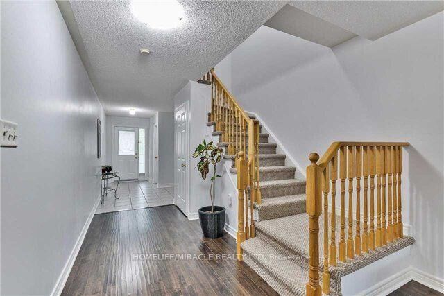 Property Photo:  34 Ridgemore Crescent  ON L7A 2L4 