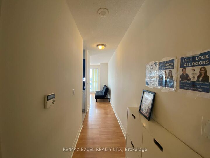Property Photo:  70 Town Centre Court 2807  ON M1P 0B2 