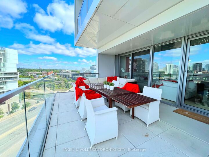 Property Photo: 170 Bayview Avenue 1004 ON M5A 0G4