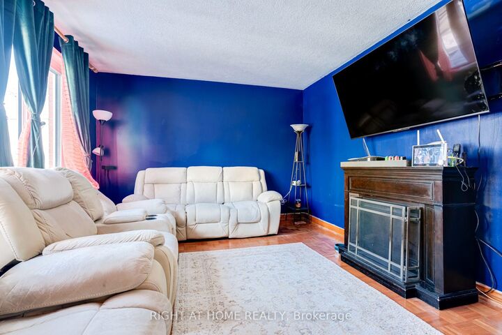Property Photo: 4 Leslie Street ON L6X 2J4
