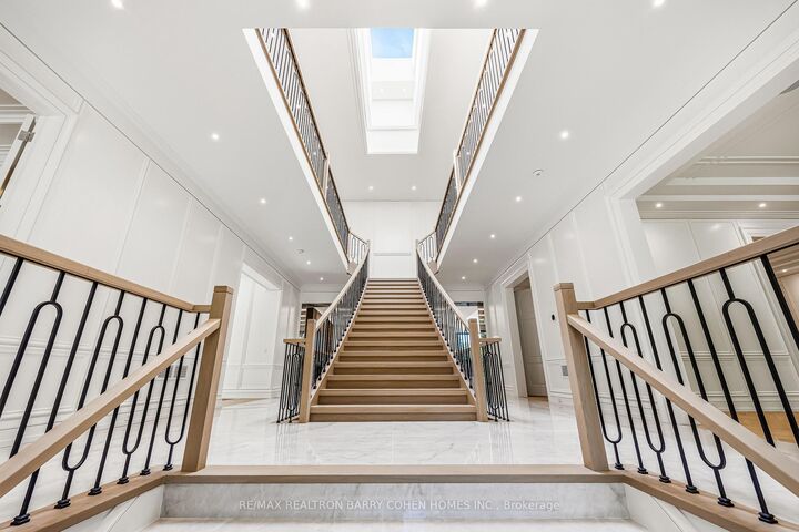 27 Penwood Crescent — photo 1
