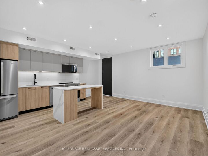 Property Photo:  28 Norcross Road Unit 5  ON M3H 2R4 
