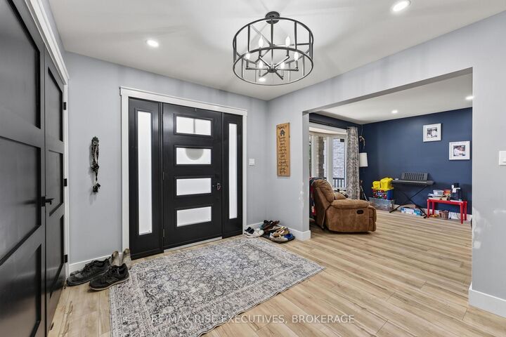 Property Photo:  617 Rivermeade Avenue  ON K7M 7Z5 