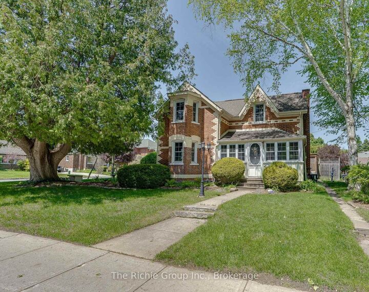 15 Emma Street — photo 1