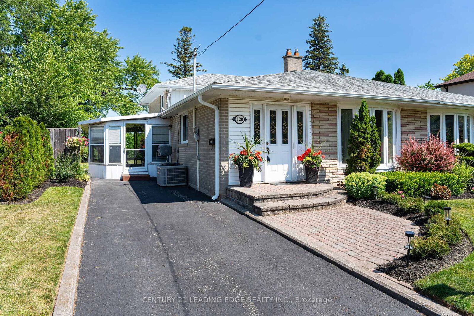 Property Photo:  120 Sherwood Forest Drive  ON L3P 1R1 
