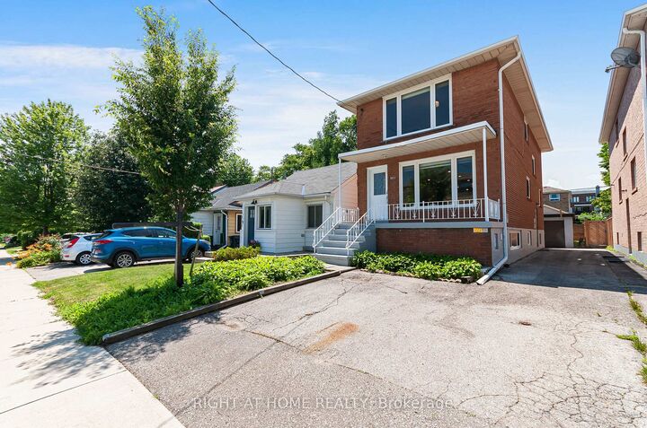 Property Photo:  128 Twenty Second Street  ON M8V 3M4 