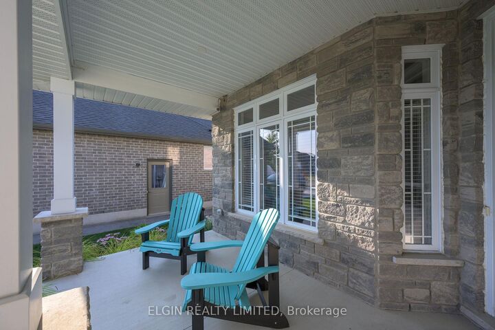 Property Photo: 14 Muirfield Drive ON N5R 0K3