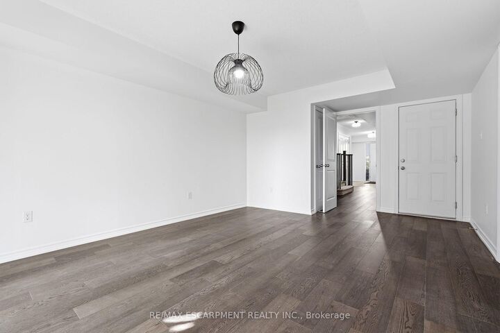 Property Photo:  17 Savage Drive  ON L8B 0A1 