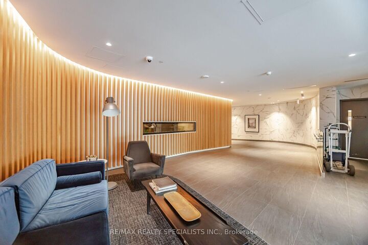 Property Photo: 160 Flemington Road 1222 ON M6A 0A9