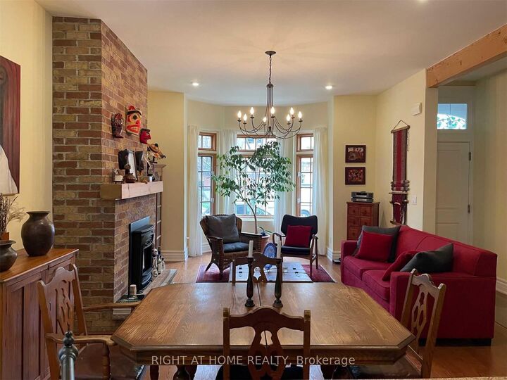 Property Photo:  55 West Lodge Avenue Main  ON M6K 2T6 