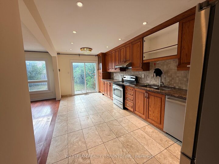 Property Photo:  