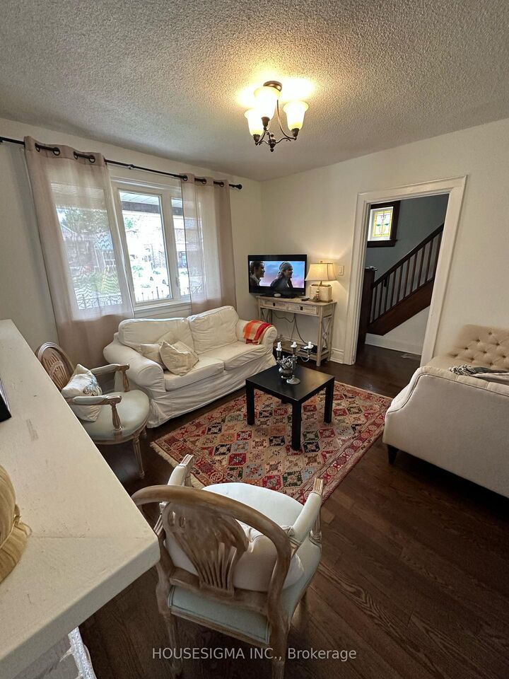 Property Photo:  516 Lauder Avenue W Main, 2nd Floor  ON M6E 3J4 