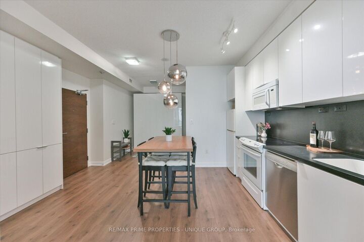 Property Photo: 15 Iceboat Terrace 3508 ON M5V 4A5