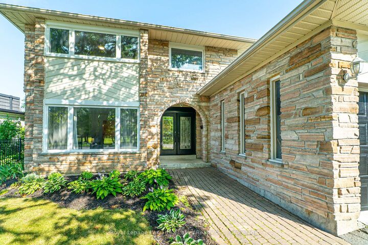 Property Photo:  60 Sanderling Crescent  ON K9V 4N2 