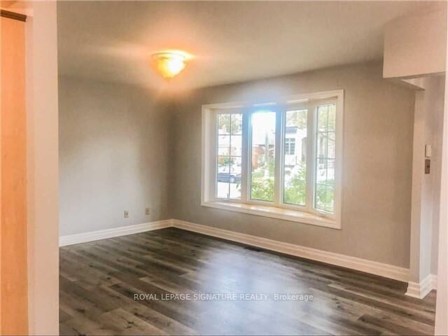 Property Photo:  318 Woodmount Avenue  ON M4C 4A3 