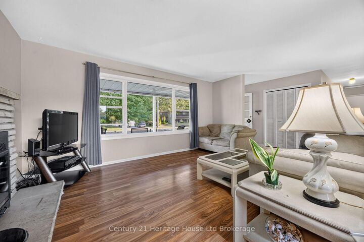 Property Photo: 54 Glendale Drive ON N4G 1J5