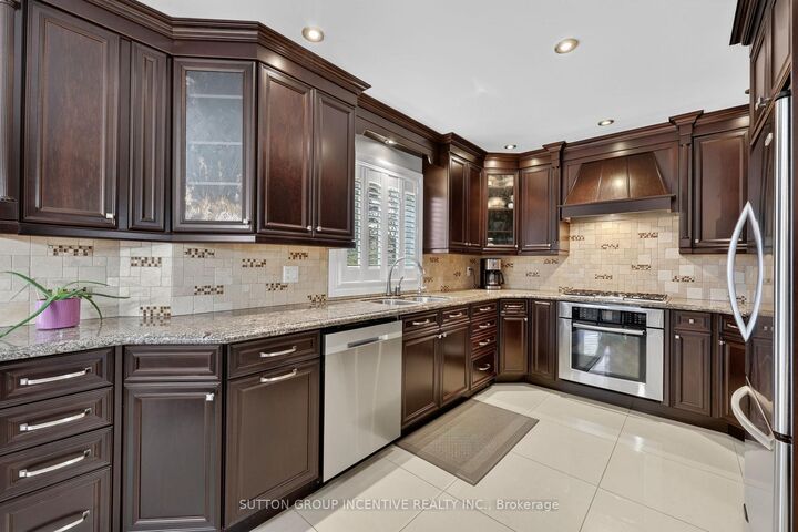 4 Chantal Street — photo 1