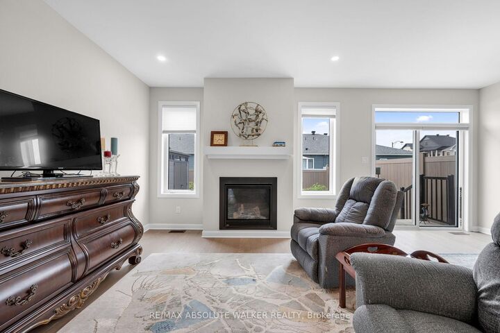 Property Photo:  860 Companion Crescent  ON K4M 0Z2 
