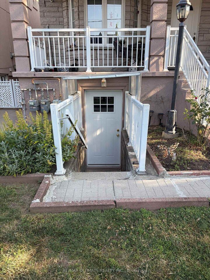 Property Photo:  34 Peterborough Avenue Bsmt  ON M6H 2K7 