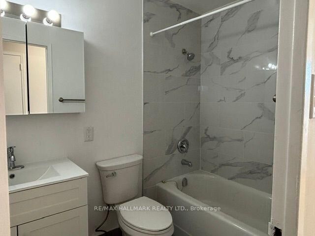 Property Photo:  515 North Service Road 2-611  ON L5A 1B3 